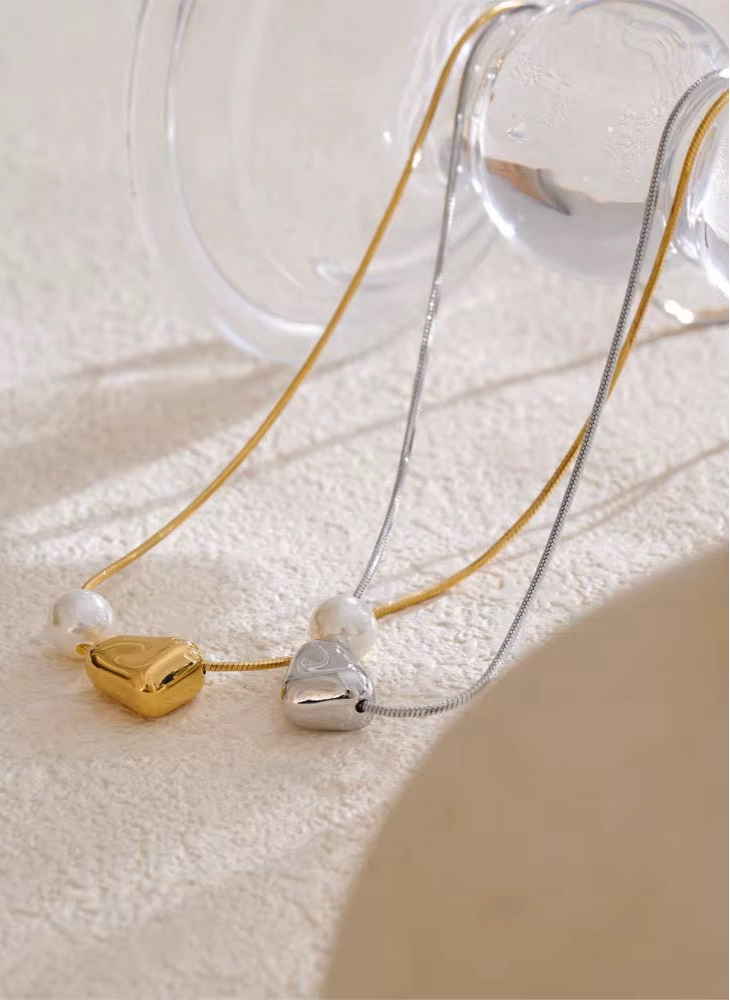 Collar Adela