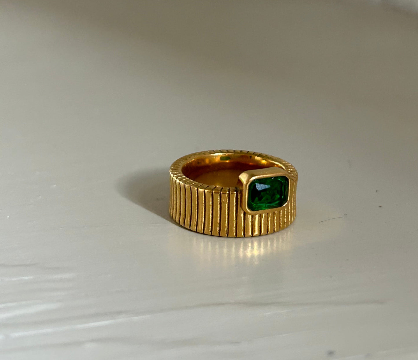 Anillo Jade